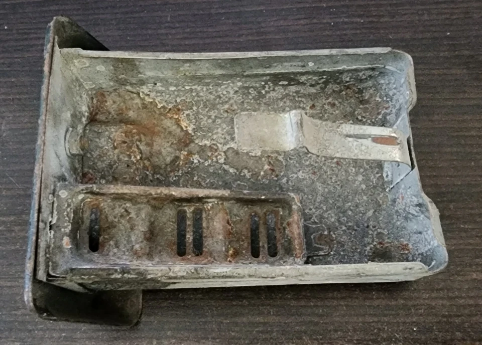 Cenicero Volkswagen VW T3 Tipo 3 Fastback Notchback Squareback Cenicero 311857329C Foto 4 de 4