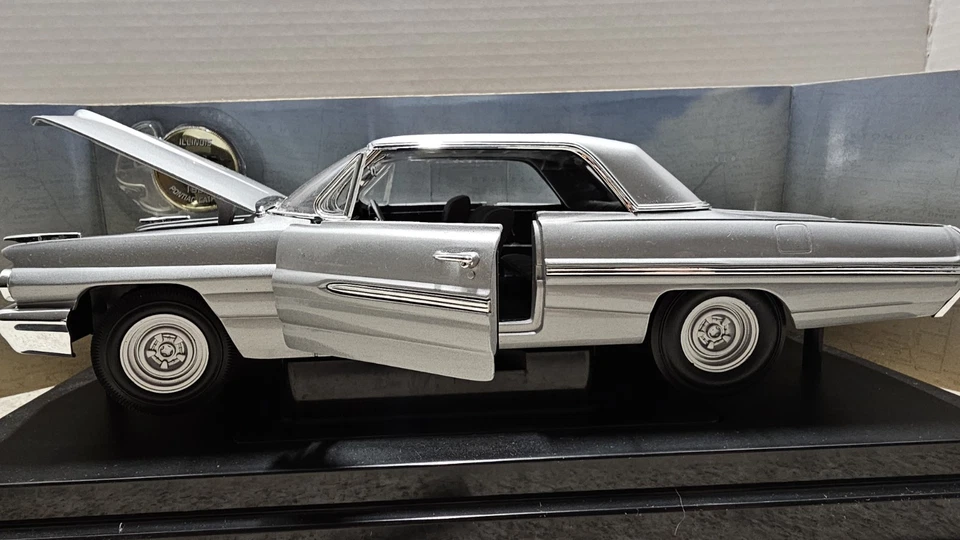 Vntg Original Toy Co. Route 66 Special Edition 1962 Pontiac Catalina 1:18 Car - Image 4 of 4