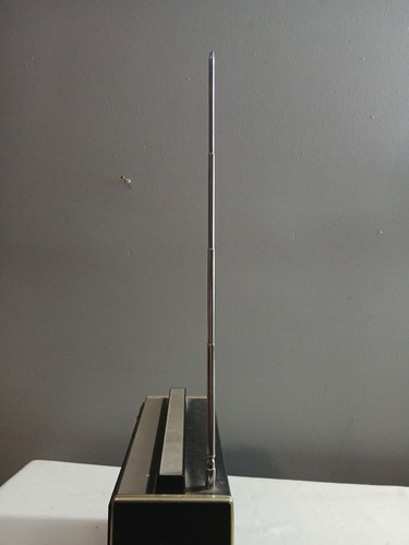 Vintage Multi Band AM/FM Montgomery Ward Airline Radio - Picture 15 of 23