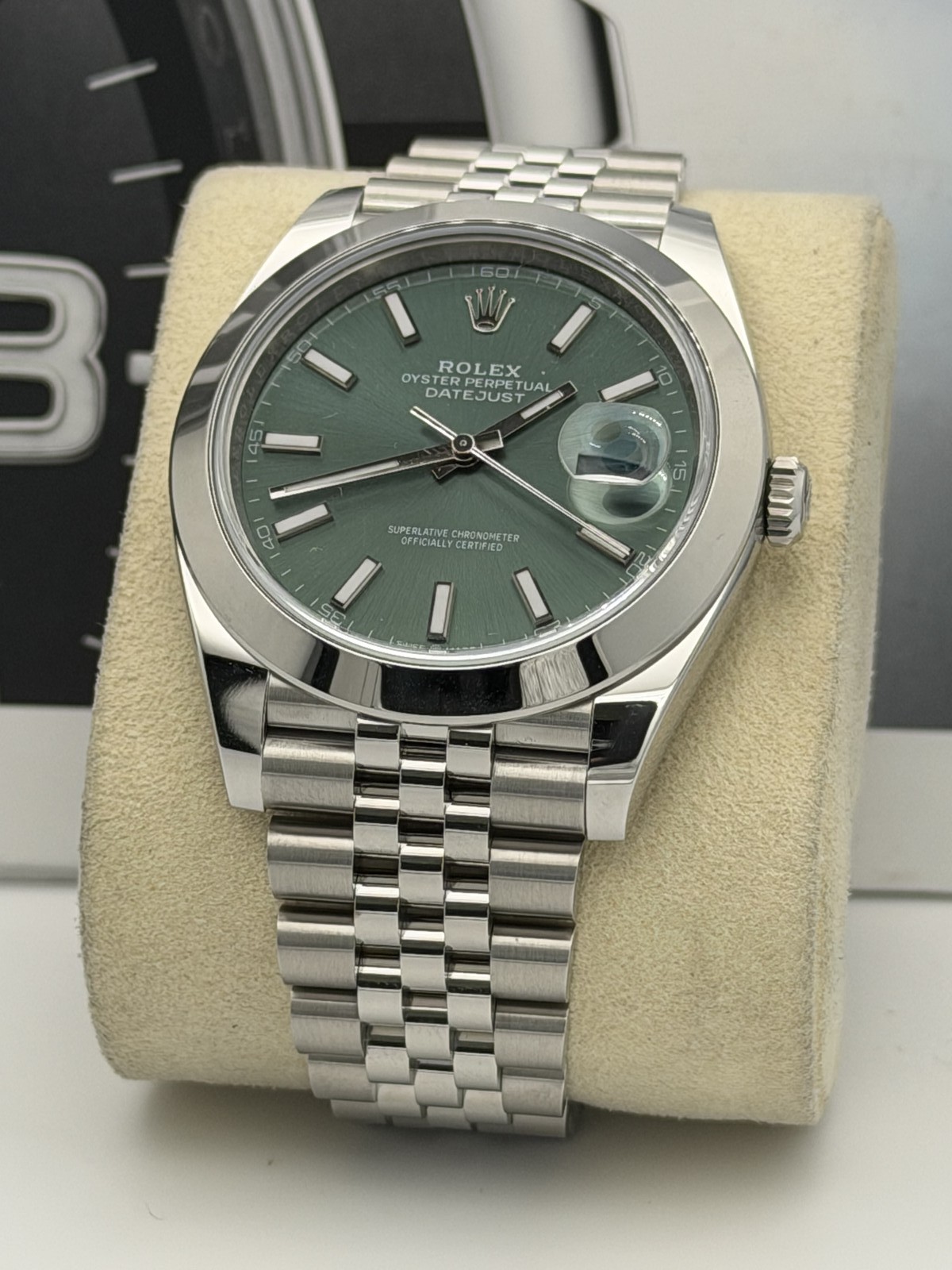 Rolex Datejust 41mm 126300 mint green, smooth bezel, 2026 unworn
