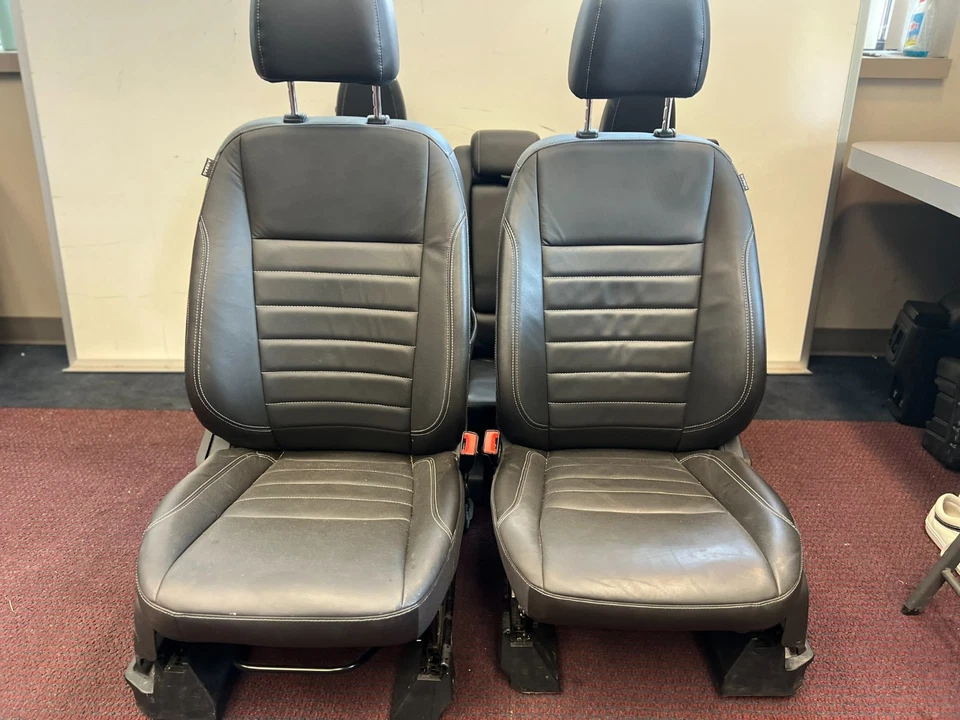 2015 FORD ESCAPE FRONT AND REAR LEATHER BUCKET SEATS BLACK IN COLOR - Image 2 of 4