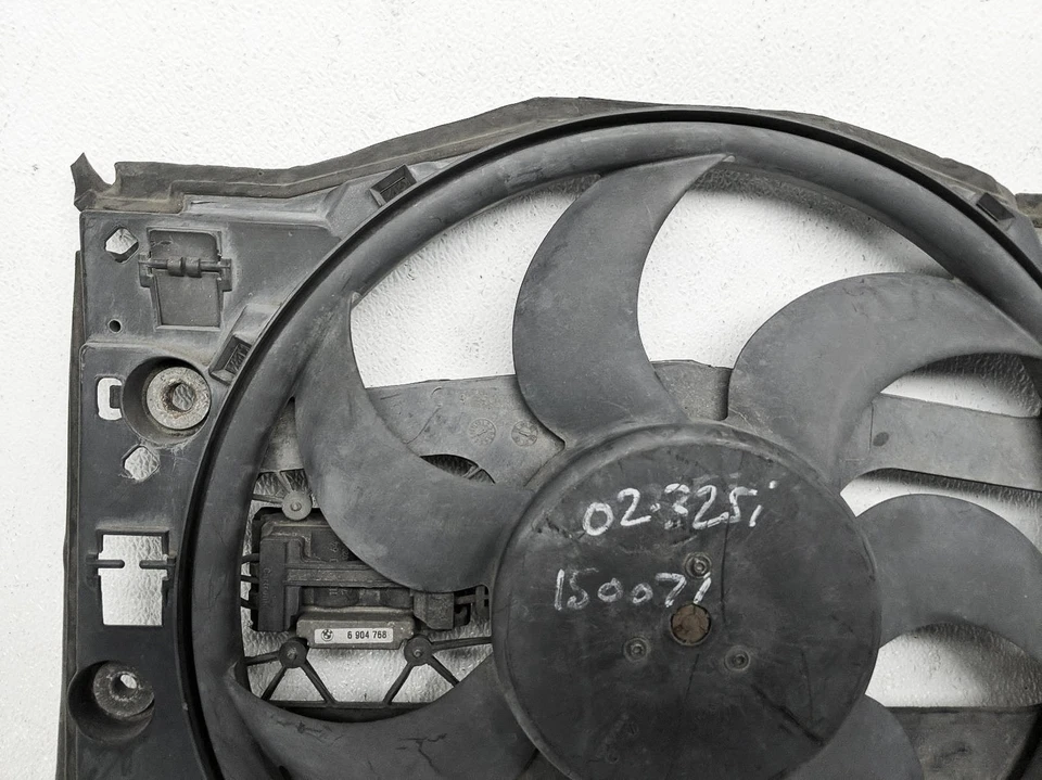 Motor y cubierta del ventilador de refrigeración del radiador Volvo S60 2004-2008 30749759 *paquete turbo* Foto 2 de 4