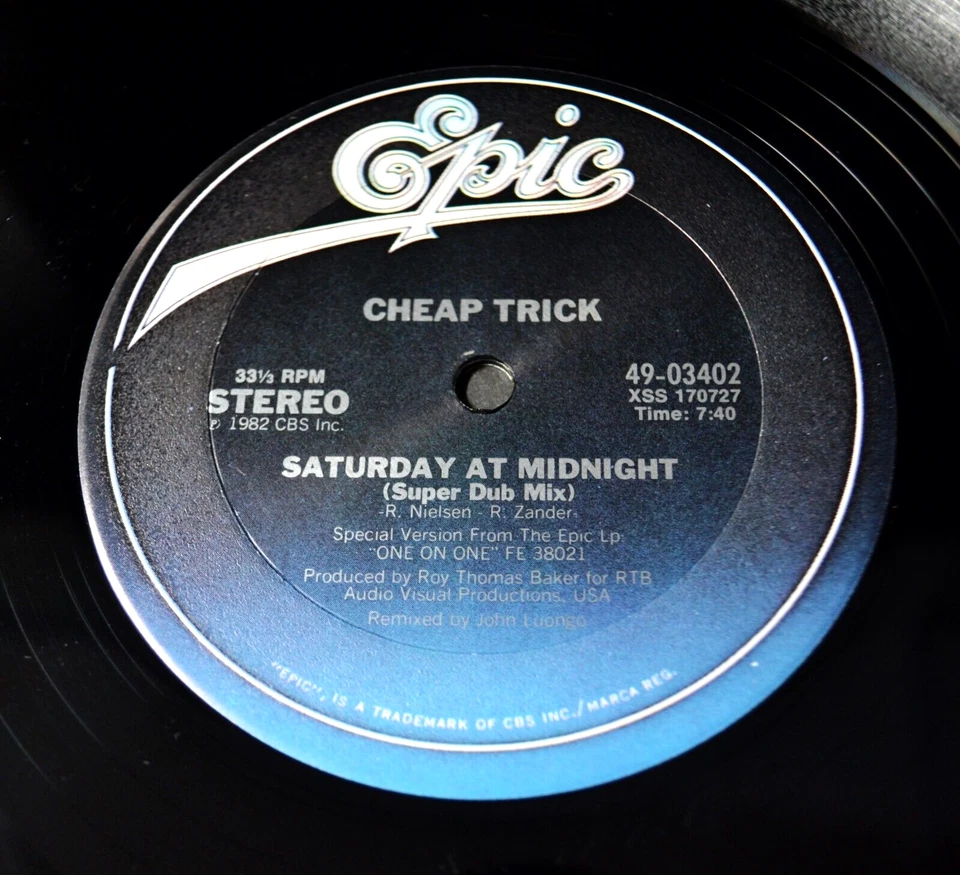 1982 Cheap Trick "Saturday At Midnight" 12" 33 RPM Sgl 1st Press EPIC 49-03402 Foto 3 de 4