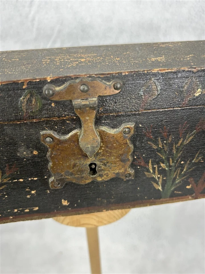 antique box small dome top  8x4x4 decorated dovetail/snipe hinges 18th original - Image 4 of 4