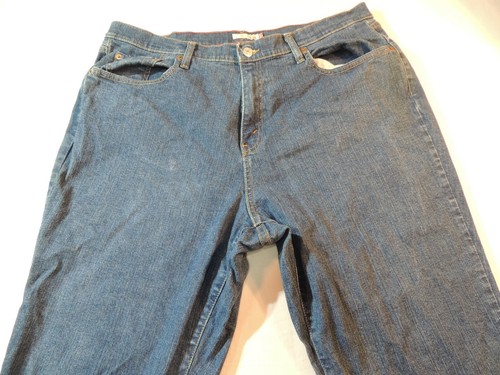 Levi's Women 550 Relaxed Boot Cut, 16M, 1% Spandex, 38"W, 30" inseam, 5" zipper - Picture 4 of 10