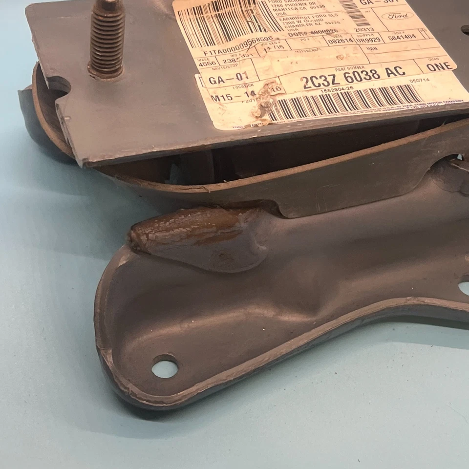 OEM Ford F-350 Super Duty 99 - 04 Excursion 00 - 05 montaje de motor 2C3Z6038AC Foto 3 de 4