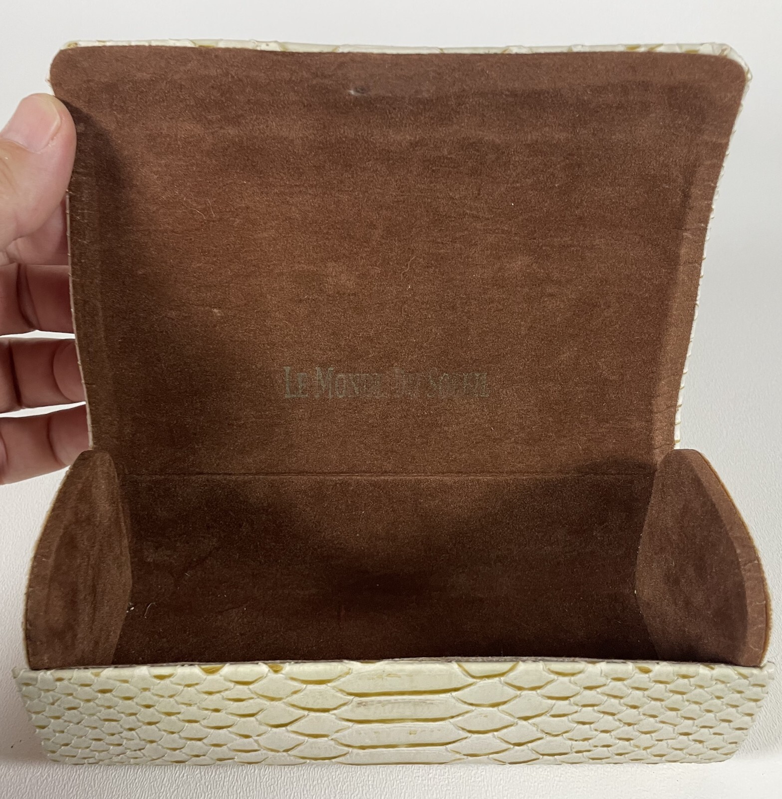 Le Monde Du Soleil White Python Embossed Clutch w… - image 4