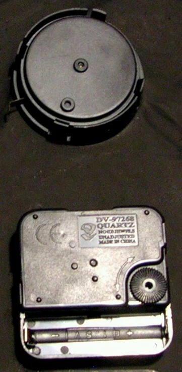 MEGA RARE - 12" ROUND SPRINGFIELD DRAGONFLY METAL THERMOMETER CLOCK  - Image 3 of 4