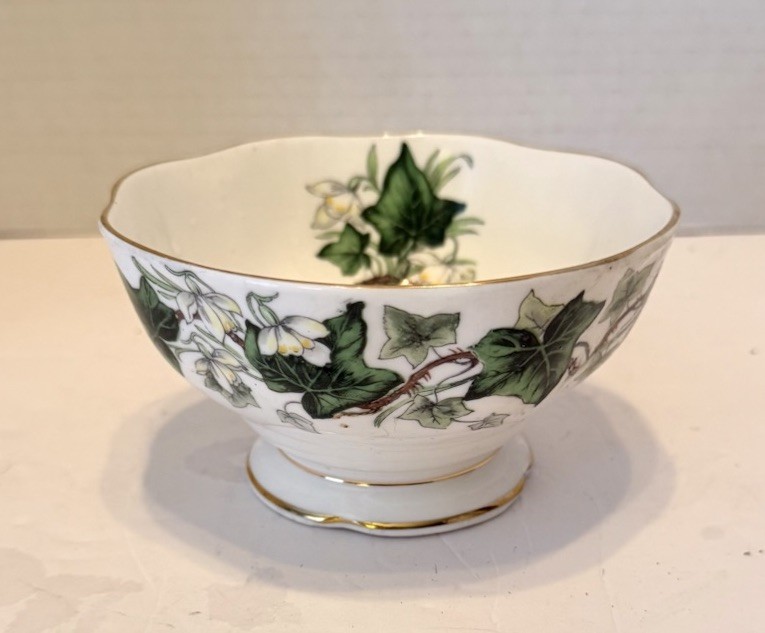 Royal Albert Ivy Lea AD Sugar Bowl Bone China Made in England