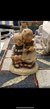 Vintage 1956 Goebel Hummel occupato studente ragazza e ragazzo che scrive su lavagna di gesso