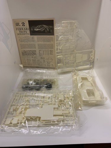 Fujimi - # 12104- Ferrari 330 P4 Berlinetta -  1:24 - Bausatz - - Bild 3 von 3