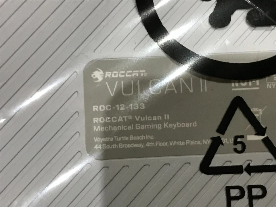 Roccat Vulcan II 2 weiß Mechanical PC Gaming-Keyboard Titan Aluminium French - Image 4 of 4