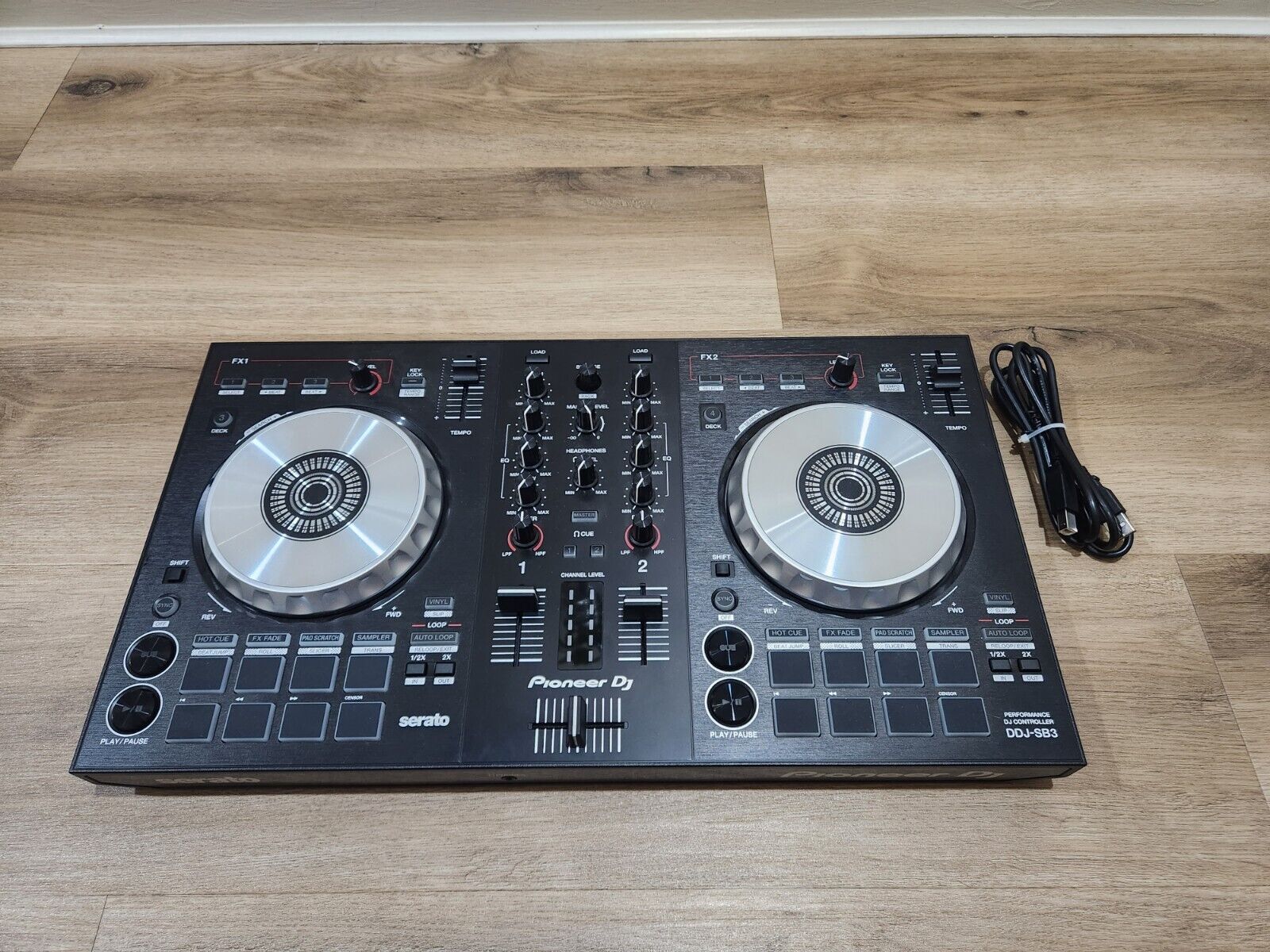 Pioneer DJ DDJ-SB3 DJ Controller SERATO DJ LITE compatible