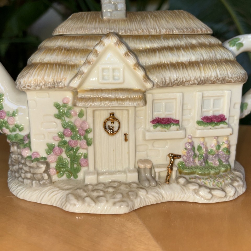 LENOX 2002 Irish Blessing Teapot Gold Porcelain Retired Limited