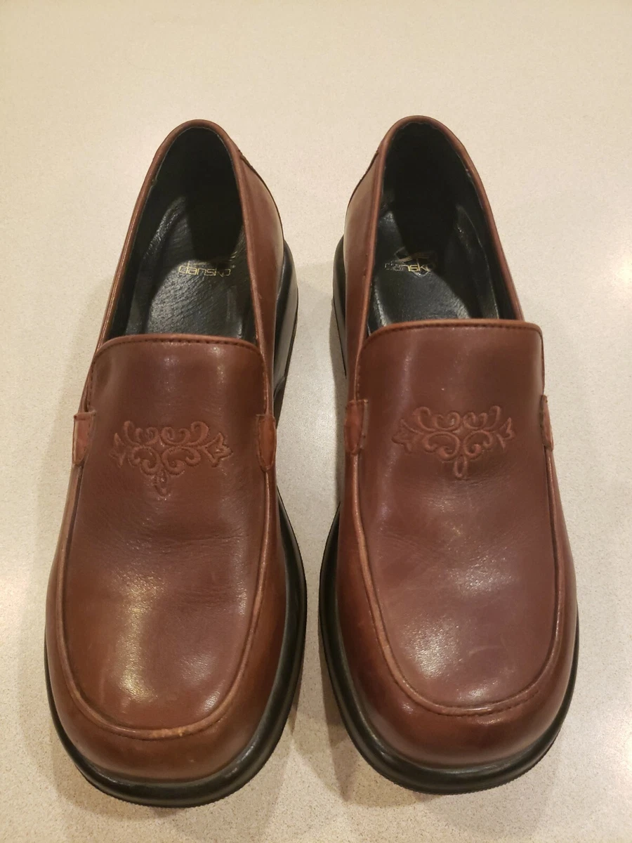 Size 8 in dansko best sale shoes