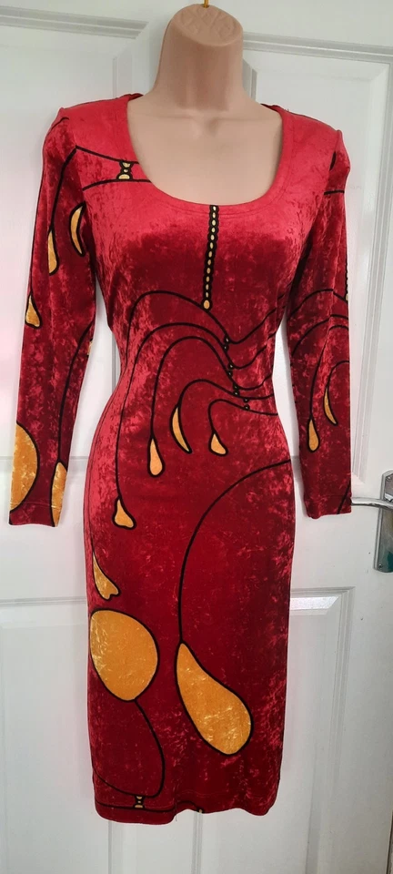 Vestido Gianni Versace Couture Rojo Estampado Alexander Calder Años 90 10 Reino Unido Estados Unidos 6 Foto 2 de 4