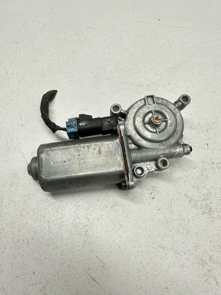Motor de janela de passageiro direito Buick Park Avenue LeSabre 2000-2005 24012876 T18 - Imagem 4 de 4