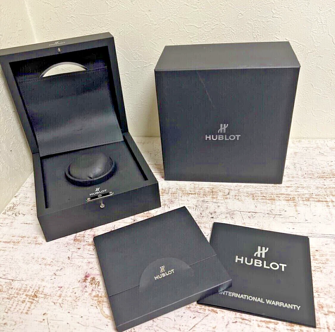 Hublot store watches box