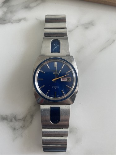 Vintage Seiko 5 automatic day date 6119 8490 Japan Blue w Original Enamel Band - Picture 2 of 9