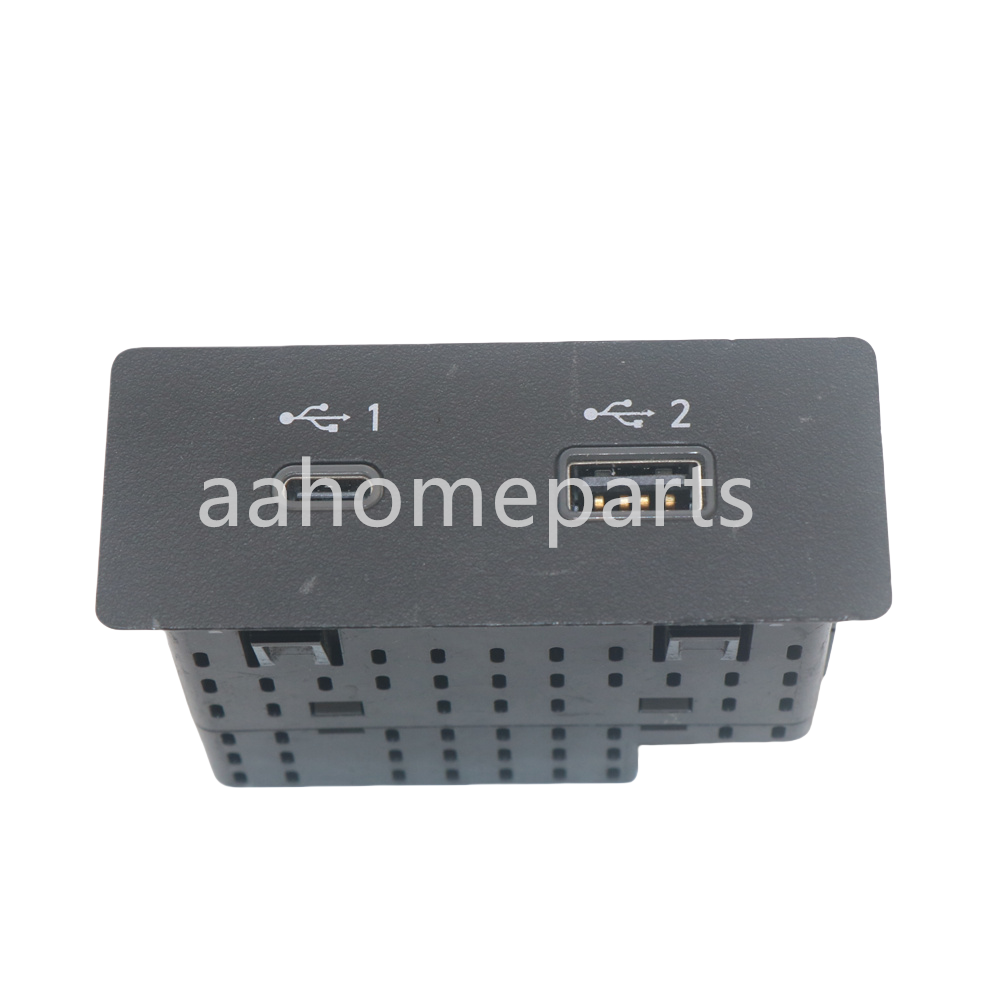 OEM USB and Type C Ports Auxiliary Jack 284H3-6RA0A for 2021-2025
