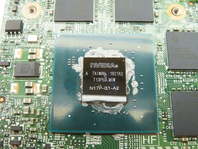グラフィックボード・グラボ・ビデオカード NVIDIA Quadro M1200 4GB Dell Precision 7520 15.6
