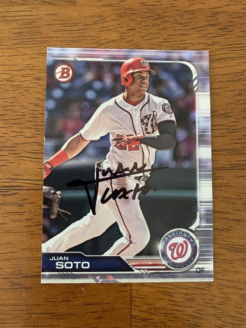 Juan Soto Nationals Hand Signed Autographed Topps Rookie Baseball Card 