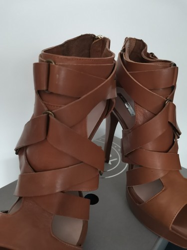 Sehr hohe Sandale braun Leder Zara Basic Collection ungetragen Gr. 38 NP:79,95 - Bild 13 von 21