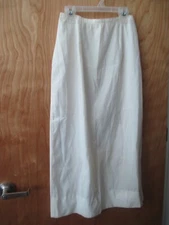 WOMAN'S PEMBROOKS HALF SLIP VINTAGE SLIP ZIPPER ON SIDE