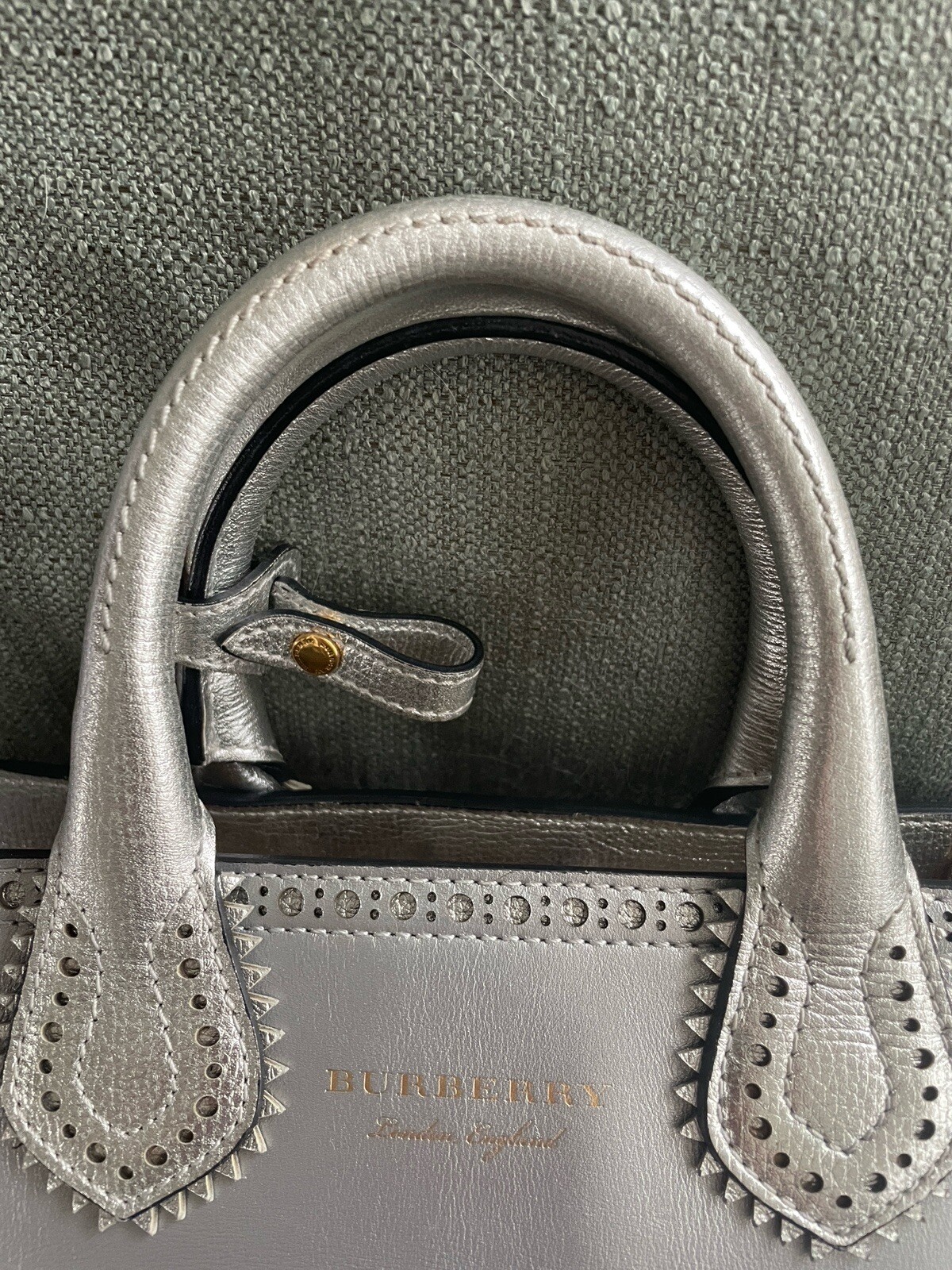 Burberry Handbag. great condition — image 4