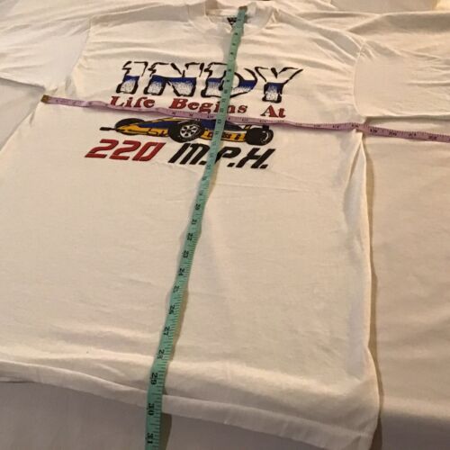 Indianapolis 500 Indy life begins at 220 mph Size Medium - Picture 3 of 4