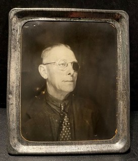 EYE PATCH GLASSES ONE EYE MAN DANGEROUS PSYCHO 1940s PHOTOMATIC PHOTOBOOTH gay