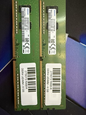 2x Samsung M378A5244CB0-CRC DDR4 Module 4GB (1x4) PC4-19200U DDR4-2400T CL17