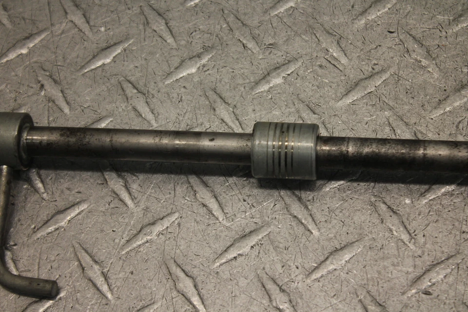 Honda XR185 1979 rueda delantera eje pivote perno Foto 3 de 4