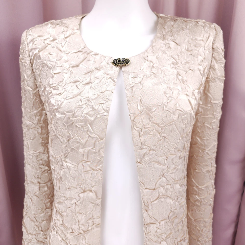 Jaqueta Bolero Feminina Anos 90 Y2K R&M Richards Bege Cetim Floral Manga Longa 10 - Imagem 3 de 4