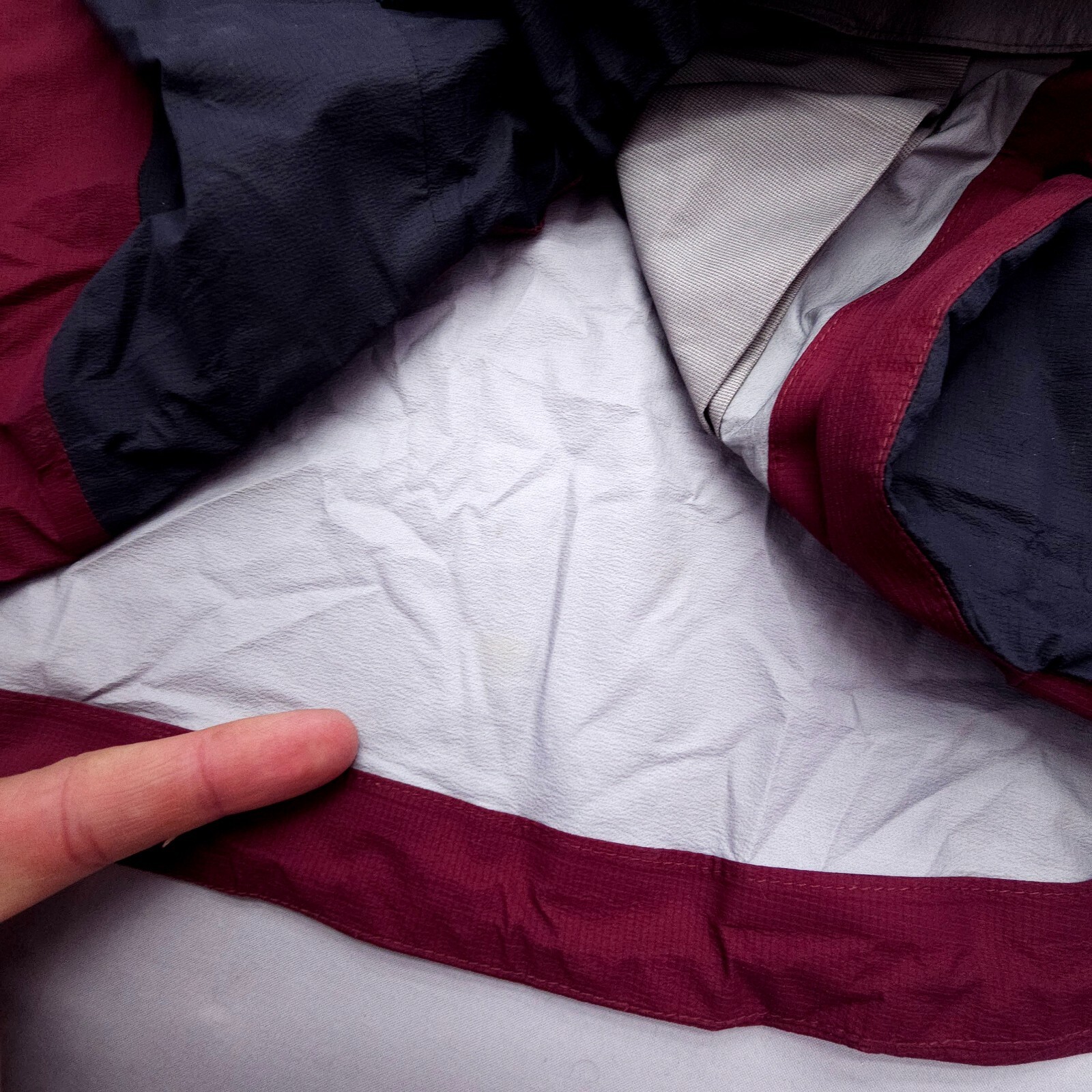 Trew Gear BeWild Jacket Mens Large Lightweight Packable Hiking Wind Rain Hooded