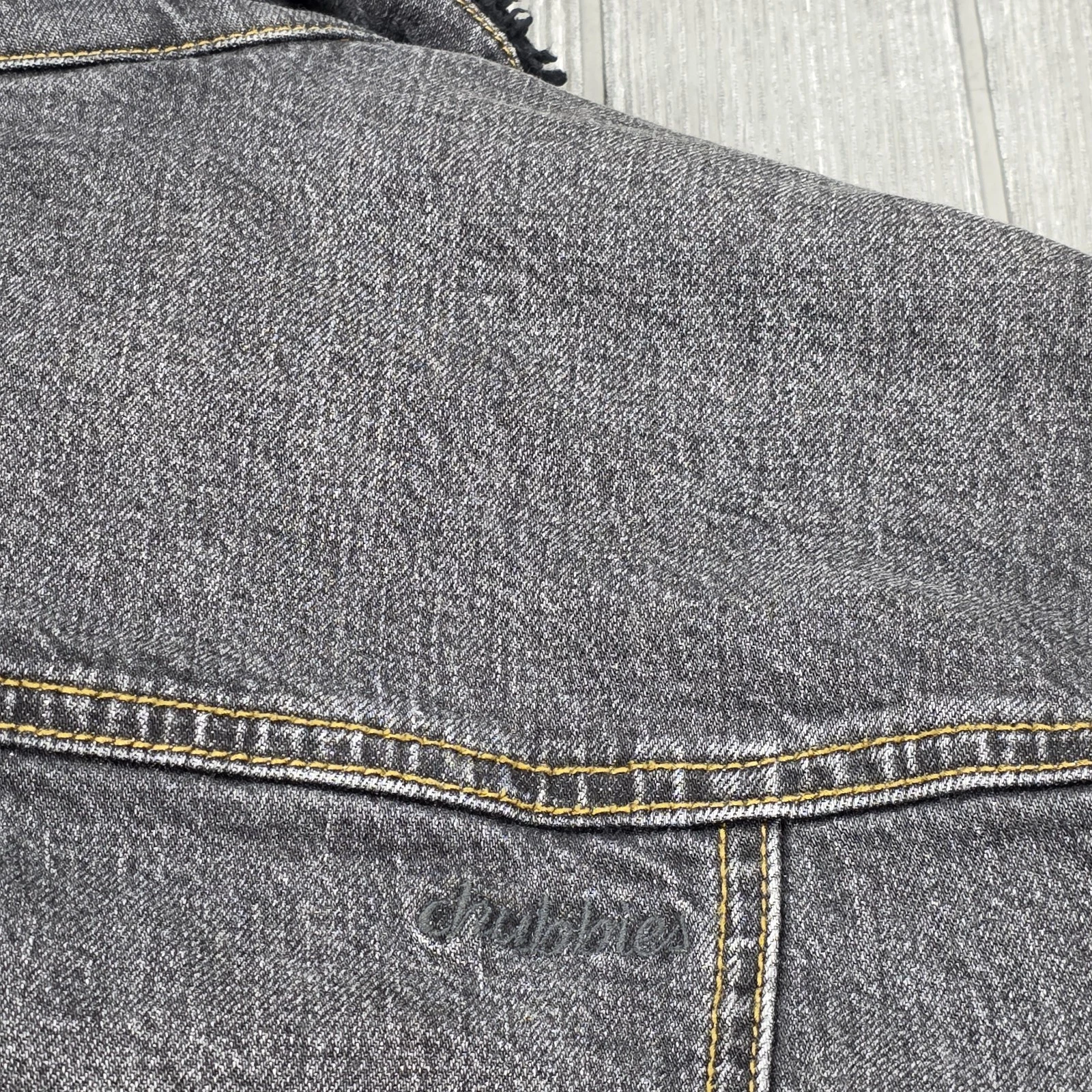 Chubbies Men's Fade Gray Denim Sherpa Black Lined Trucker Jacket Pockets Size M - product detail image 8