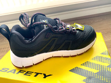Dunlop Womens safety trainers Size 2