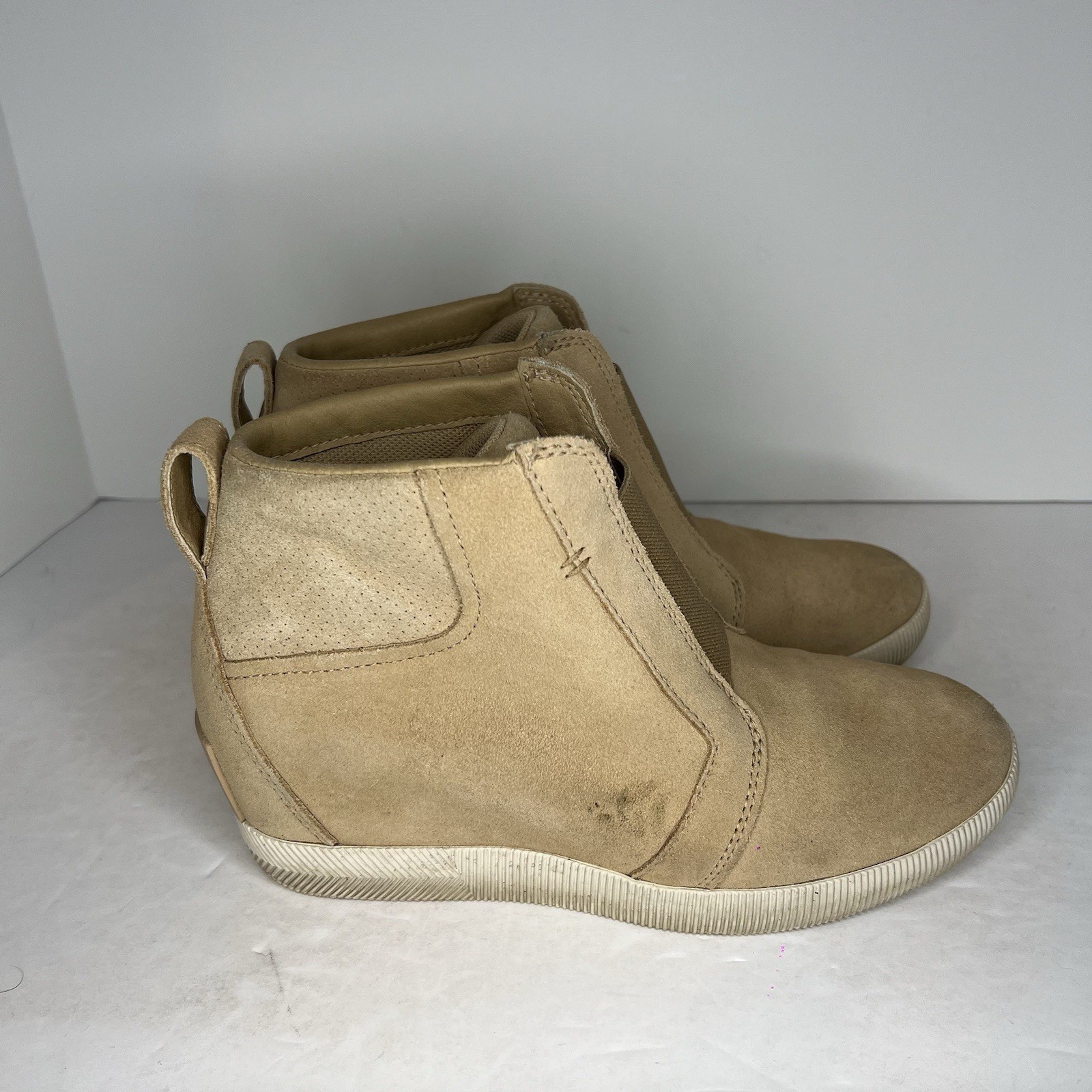 Sorel Women's Out N About Light Suede Booties Size 7.5