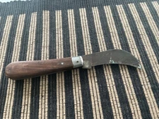 Sabre Japan 645 Wood Handle Hawkbill Prune Curved Blade Folding Knife Vintage