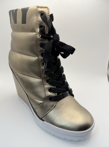 Stivaletti sneaker DKNY "Noho" esclusivi con zeppa metallica taglia 7,5 nuovi con scatola - Foto 5 di 7