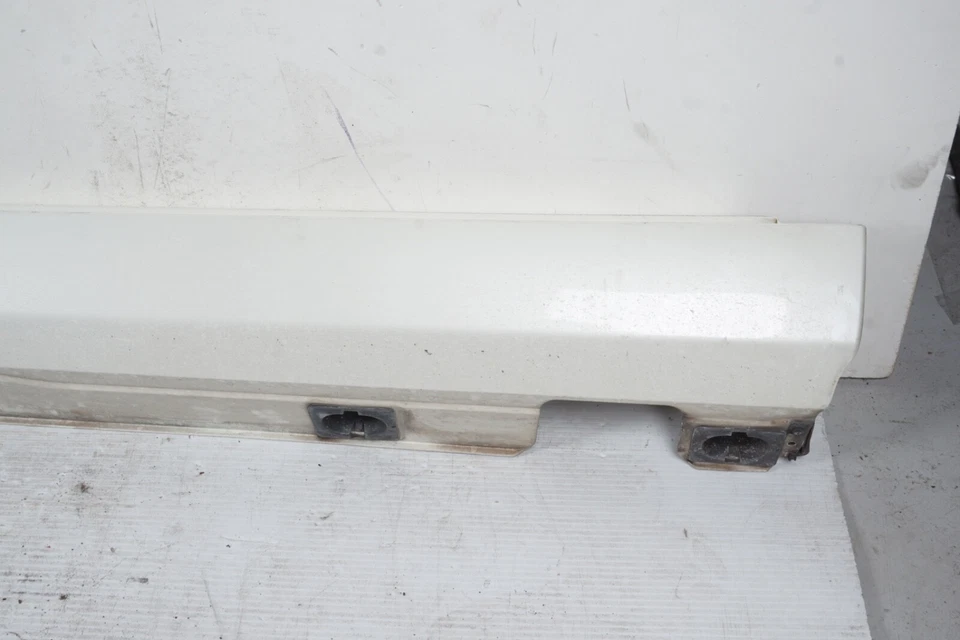 2010 - 2013 MERCEDES S550 W221 RIGHT PASS SIDE ROCKER PANEL SKIRT MOLDING OEM - Image 2 of 4