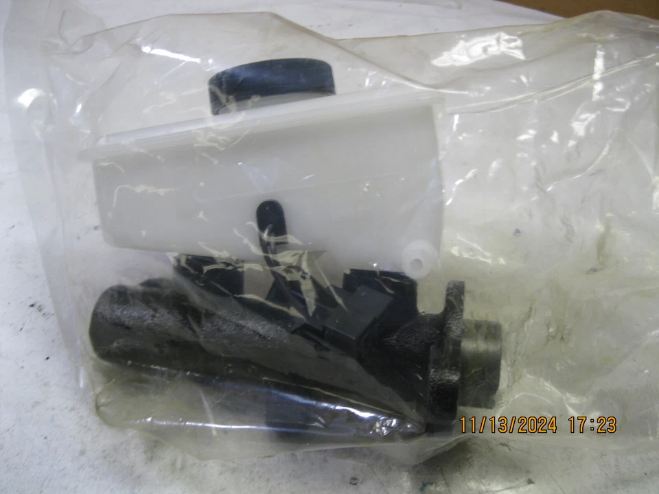 Brake Master Cylinder Beck/Arnley 072-9443 fits 95-02 Kia Sportage Foto 2 de 4