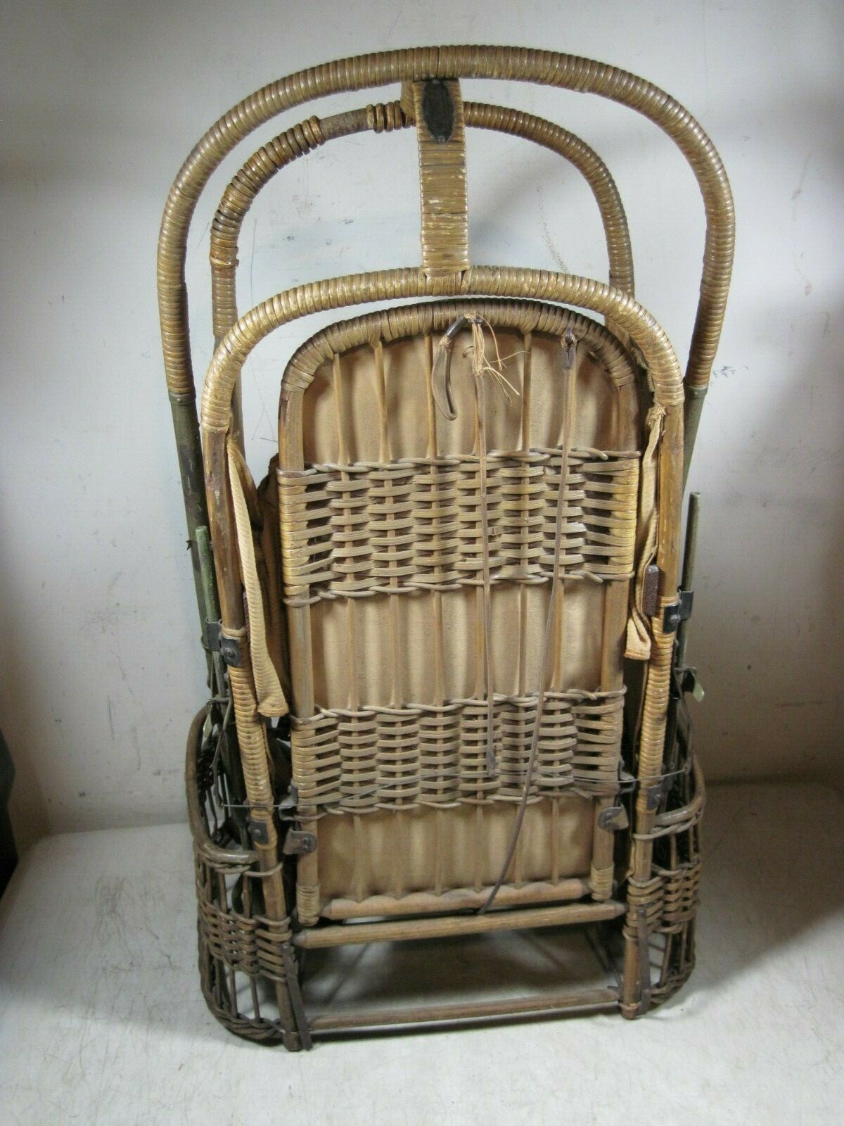 Antique Wicker Rattan Oriole GoBasket Baby Stroller Carrier Withrow