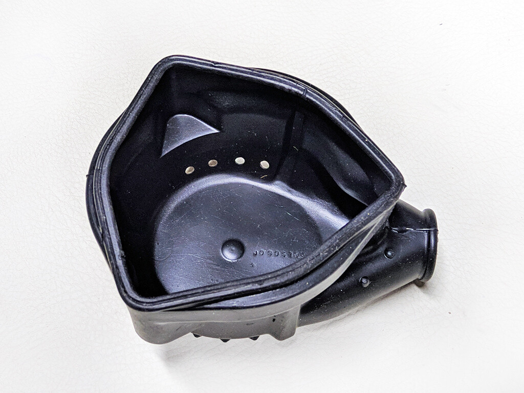 Ferrari Testarossa Distributor Cap Cover Boot RH 139540