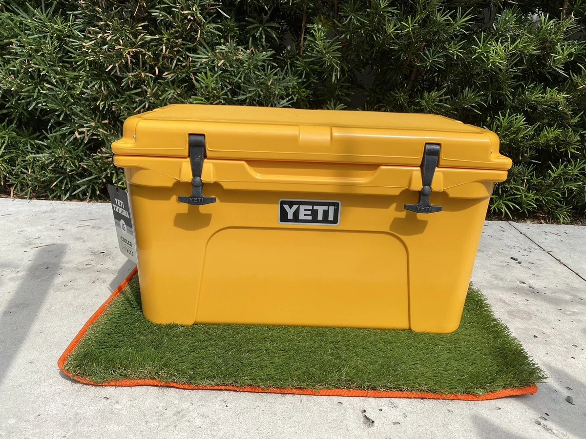 YETI Tundra 45 Cooler - Hike & Camp