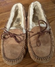 UGG Dakota WoMen s Slip On Casual Moccasin Slippers, Size 10, EUC