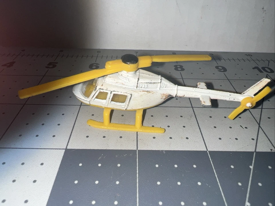 Helicóptero Corgi Drax Airlines 007 Moon Raker Hecho en Inglaterra No. 74 escala 1:64 Foto 2 de 3