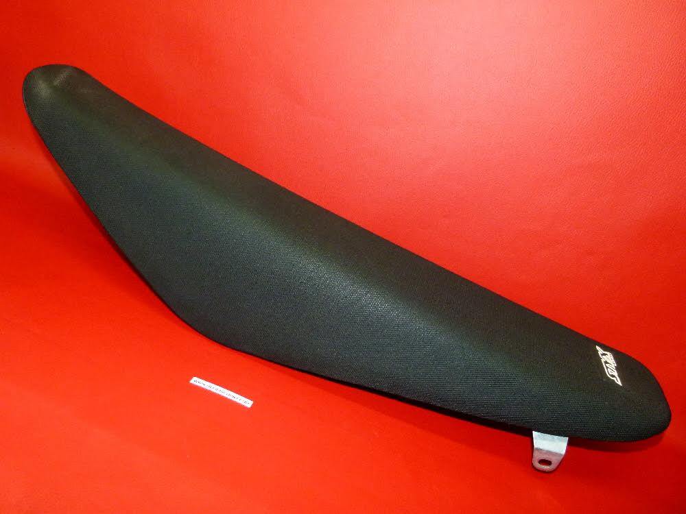 Selle STYX moto pour rénover l'assise d'un pit bike de cross enfant