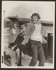 SARAH MILES BURT REYNOLDS in The Man Who Loved Cat Dancing '73 WESTERN GUN