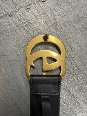 Gucci Smooth Leather Slim Signature Double G Buckle Belt  display picture 3